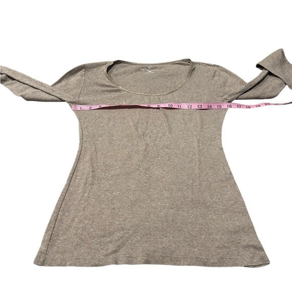 3/$15 NY&C brown long sleeve T-shirt - Picture 3 of 5